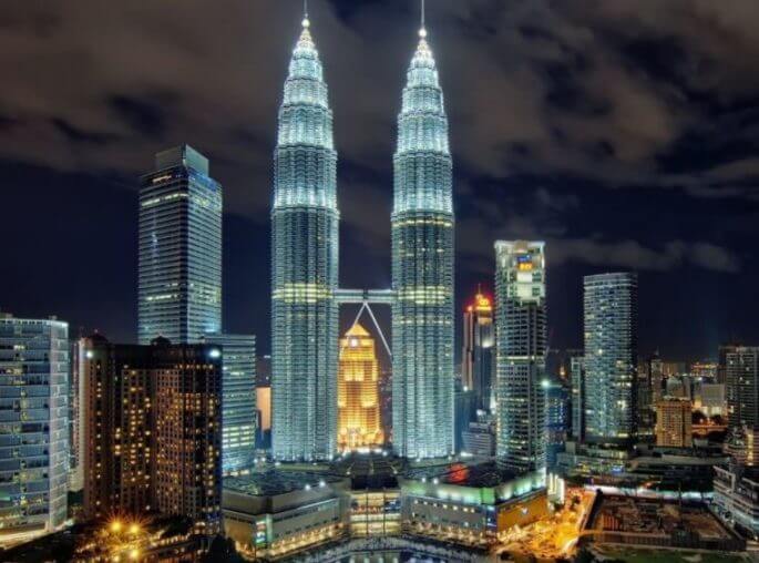 Tháp Đôi – Petronas Twin Towers.