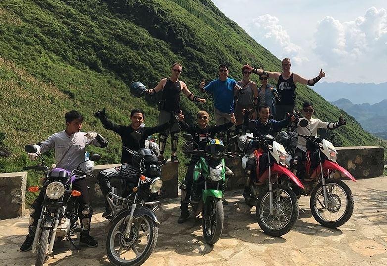 Traveling Hanoi to Cat Ba by motorbike for 2 days 1 night