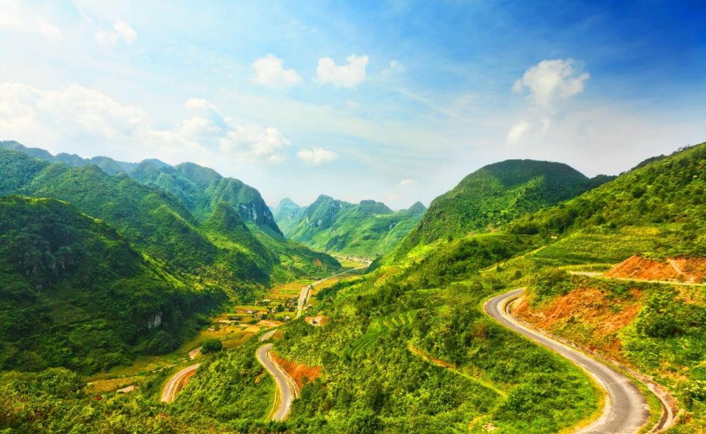 4 Greatest Mountain Passes to Have a Fantastic Motorbike Trip in Vietnam